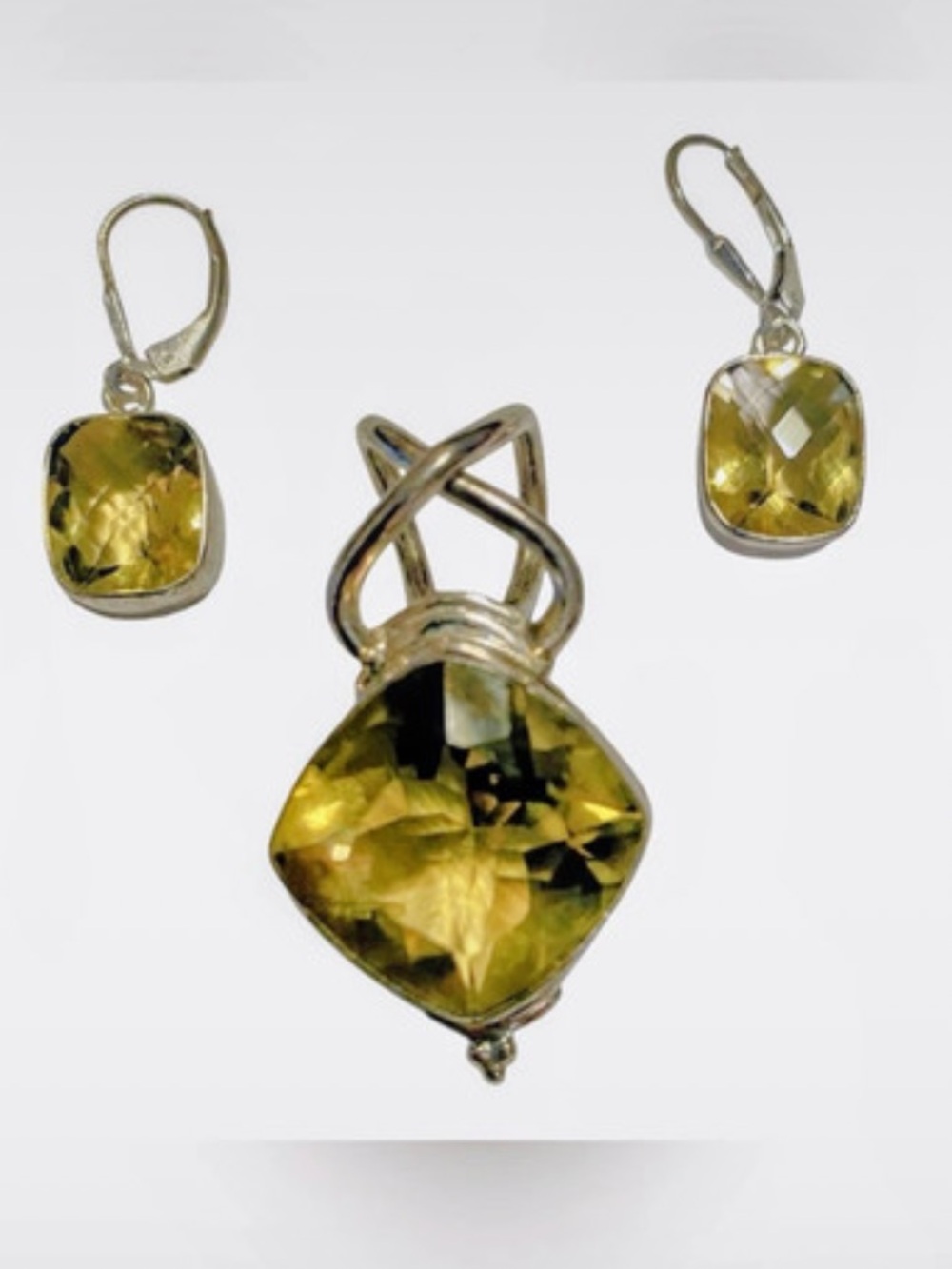 925 Sterling Silver Diamond Cut Lemon Verbena
Quartz Pendant & Earring